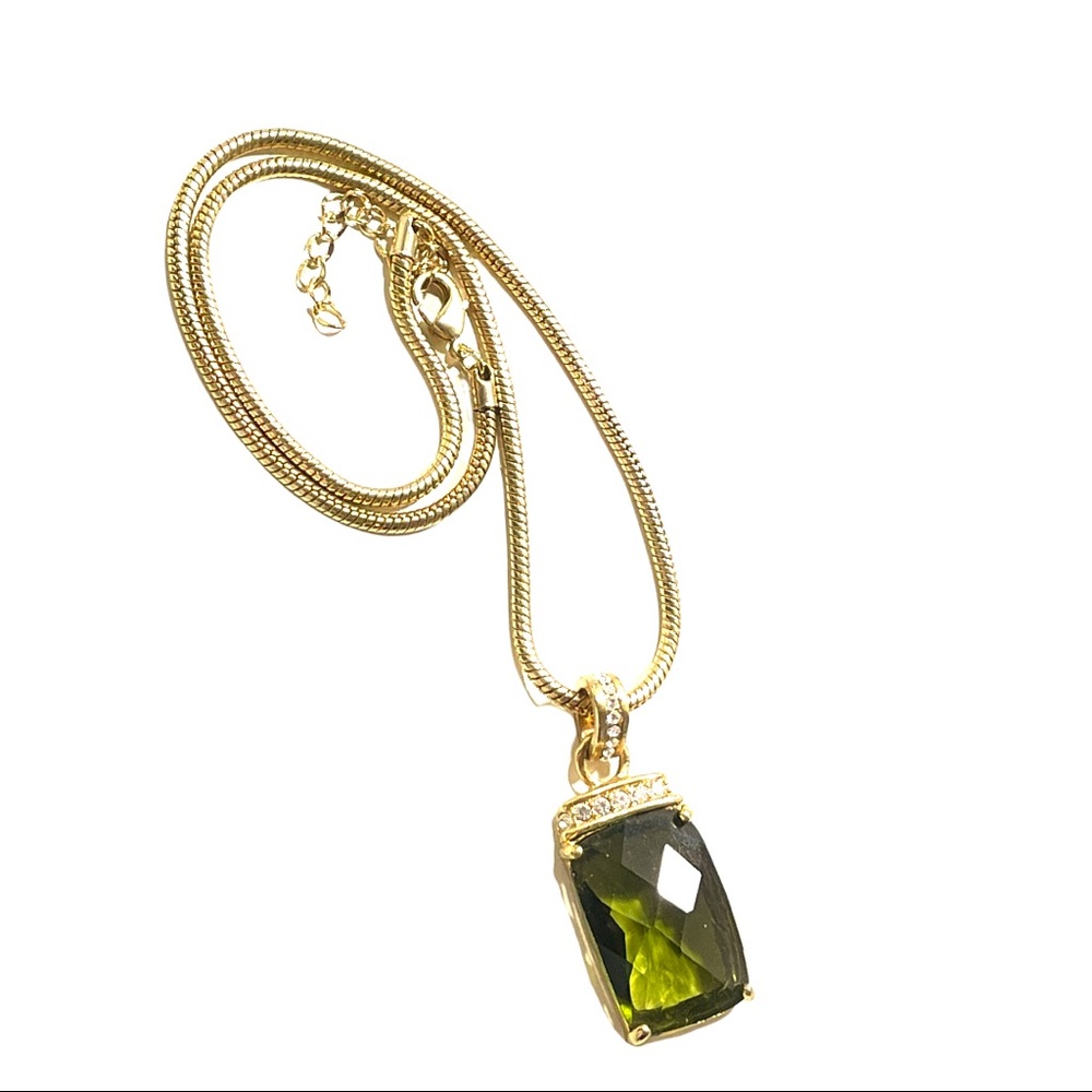 Gorgeous green gem stone pendant